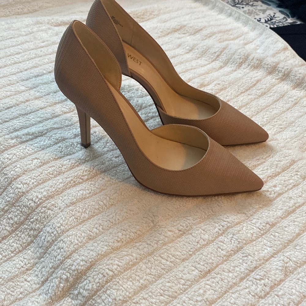 Beautiful shoes new (no box)